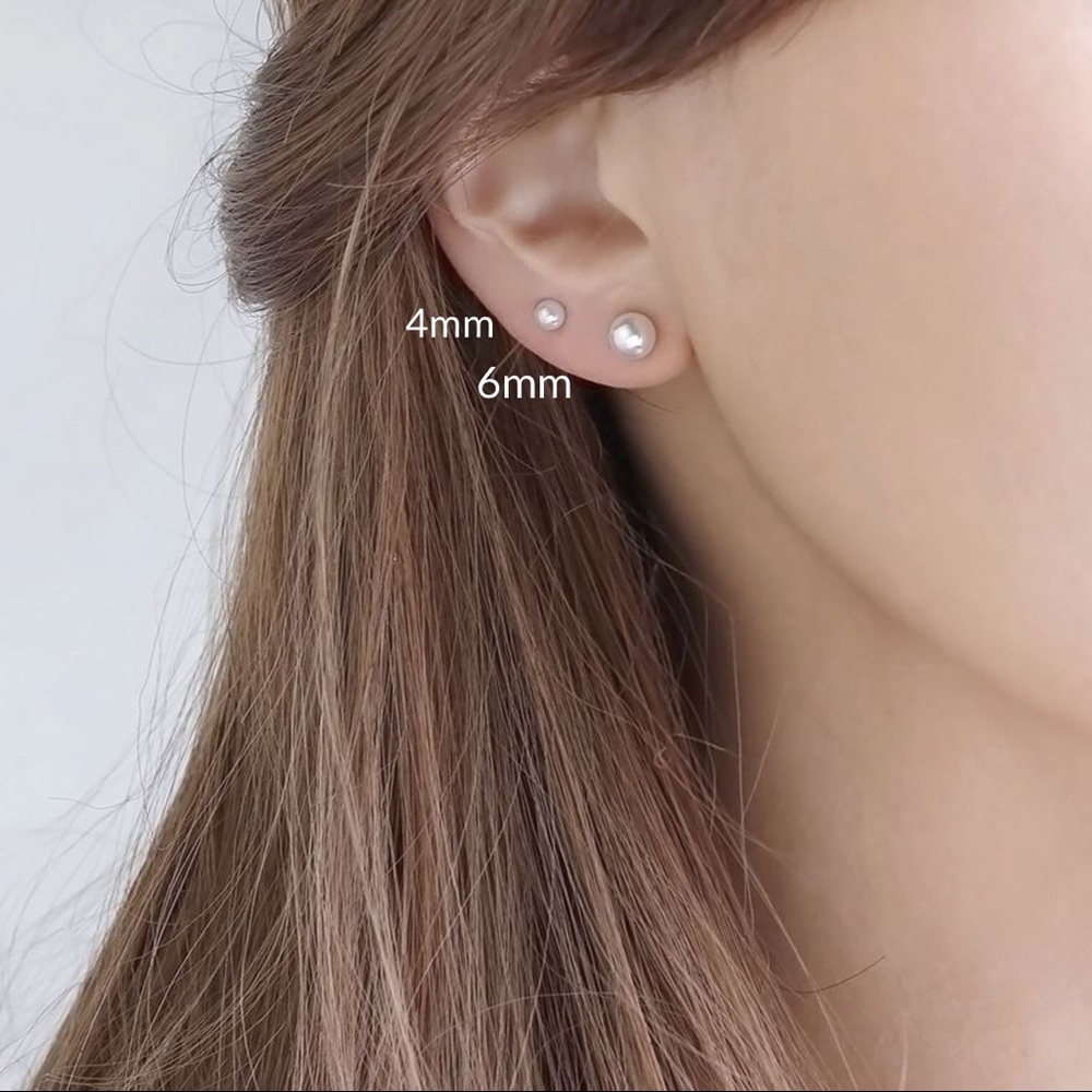 Freshwater Pearls & Sterling Silver Stud Earrings